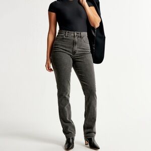 NWT Abercrombie Curve Love Ultra High Rise 90s Slim Straight Jean, Size 34 Long